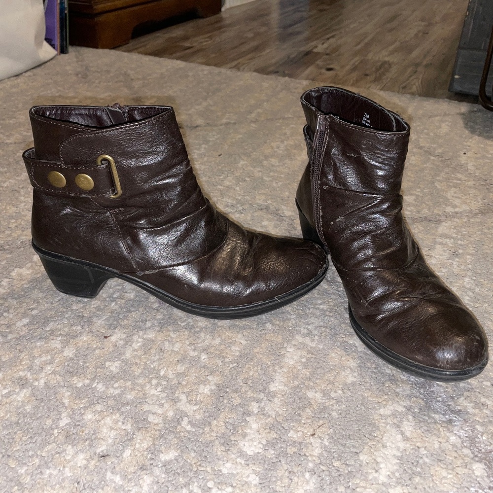 Heel boots